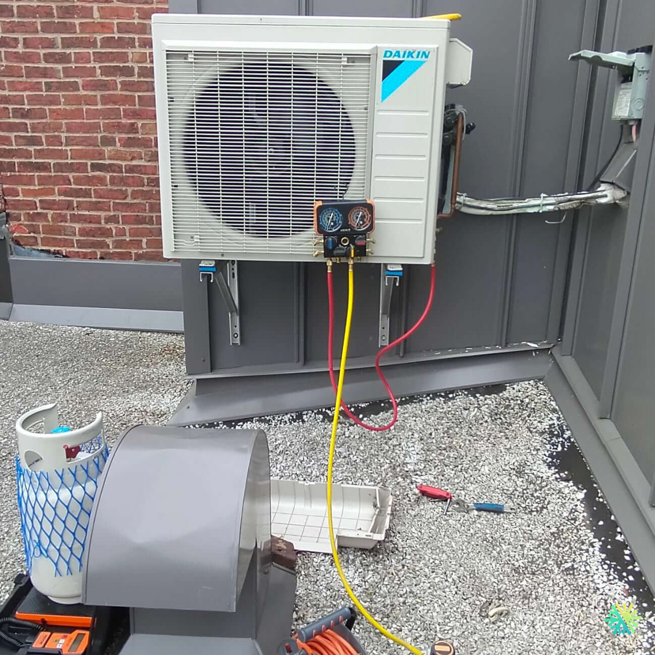 Réparation d’une thermopompe murale Daikin à Côte-des-Neiges–Notre-Dame-de-Grâce