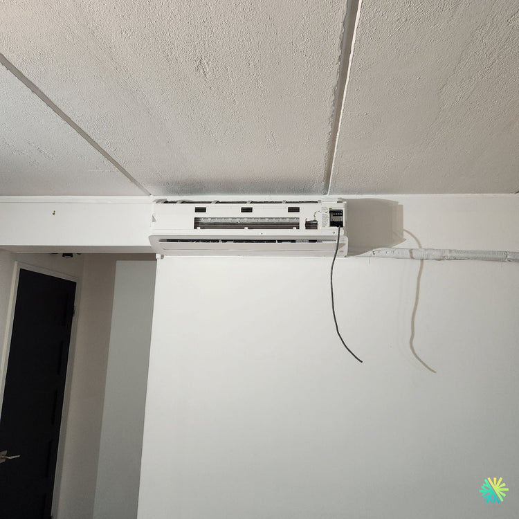 Réparation d’un climatiseur mural Midea à Sainte-Thérèse