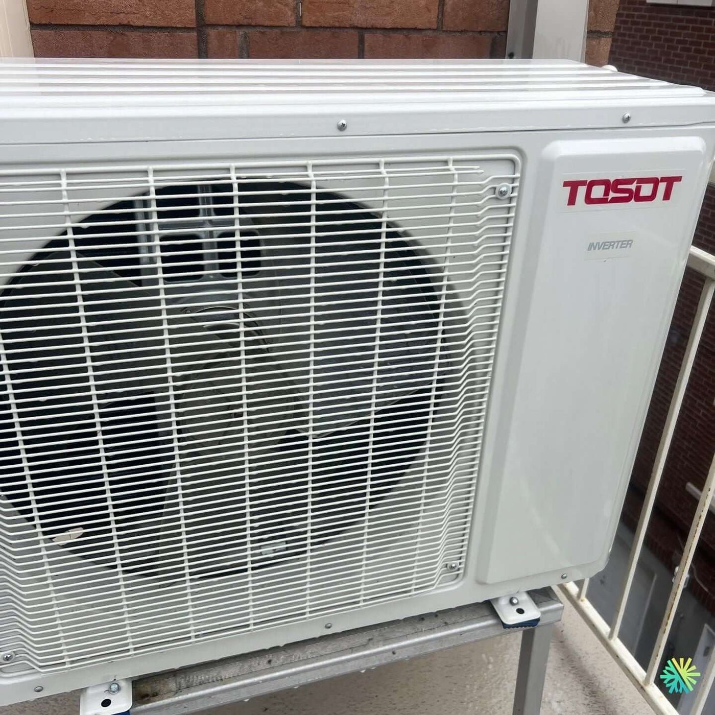 Installation d’une Tosot Inverter thermopompe murale à Rosemont–La Petite-Patrie