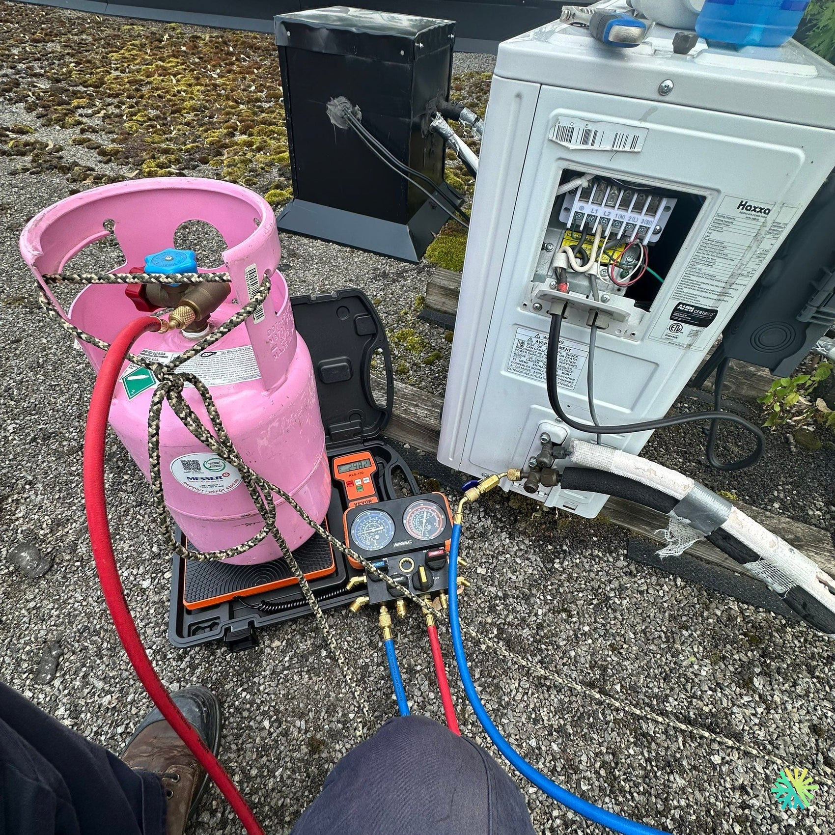 Réparation d’une thermopompe murale Haier à Sainte-Dorothée