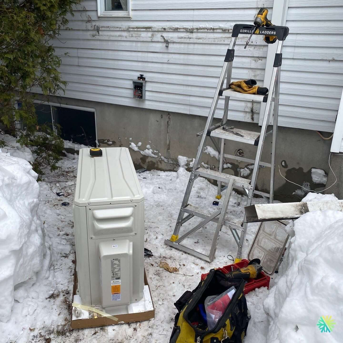Installation of a Midea wall-mounted heat pump in Saint-Lambert