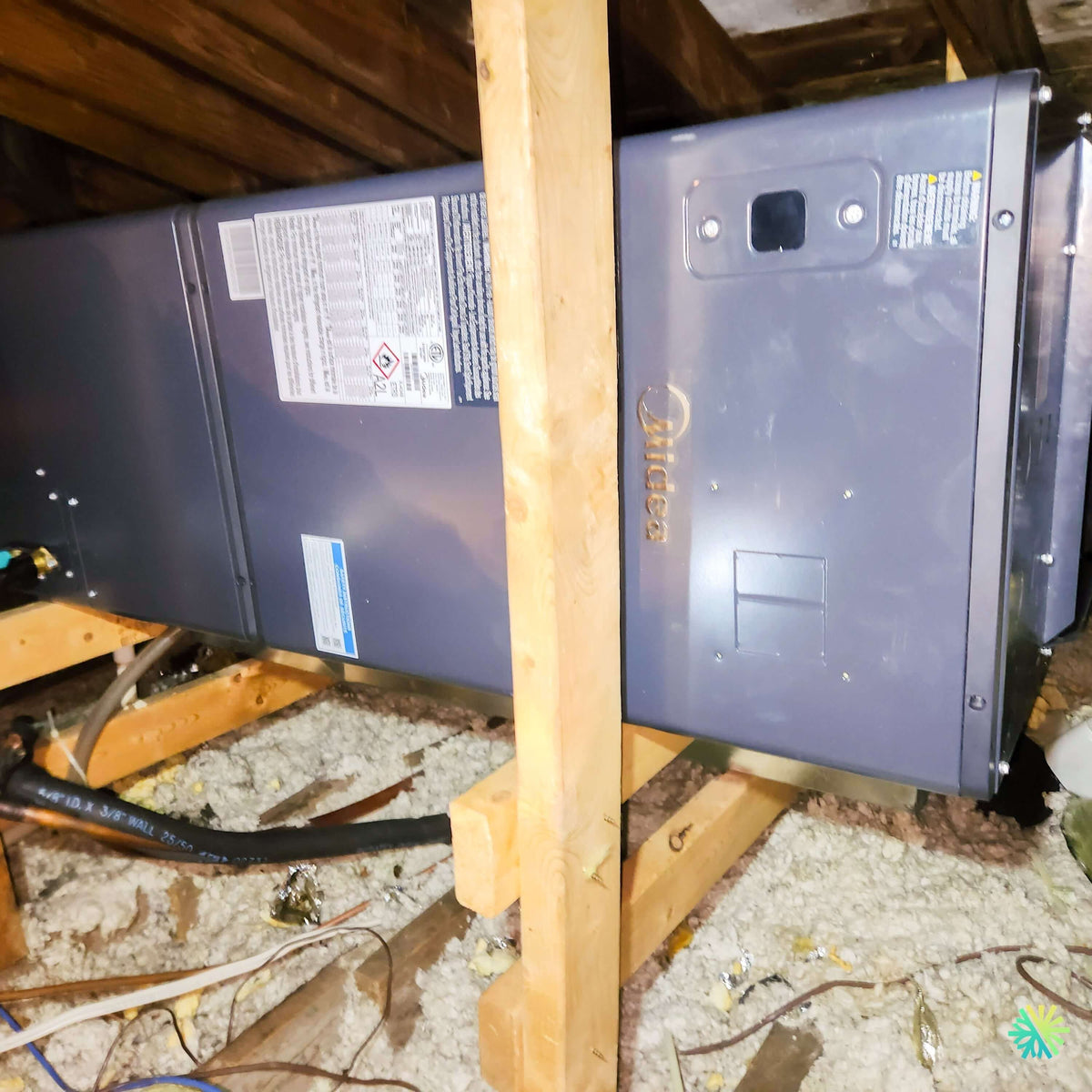 Installation d’une fournaise électrique MIDEA EVOX G3 à Brossard, sur la Rive-Sud de Montréal : configuration horizontale dans l’entretoit