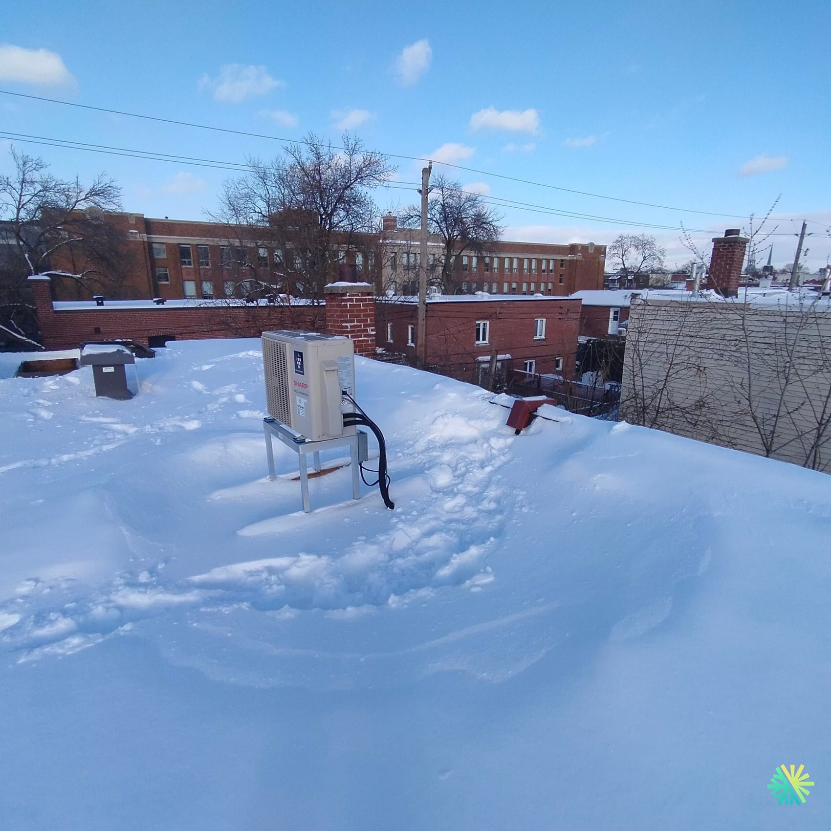 Installation d’une Sharp Série R-32 thermopompe murale à Rosemont–La Petite-Patrie