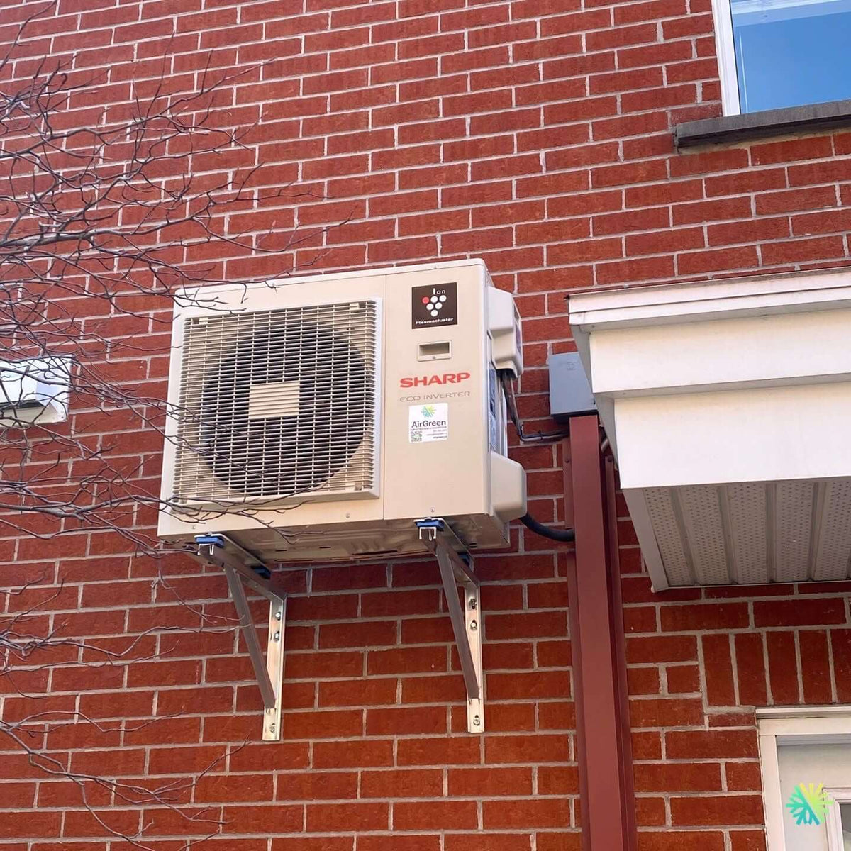 Installation d’une Sharp (gamme Eco Inverter) thermopompe murale à Rosemont–La Petite-Patrie
