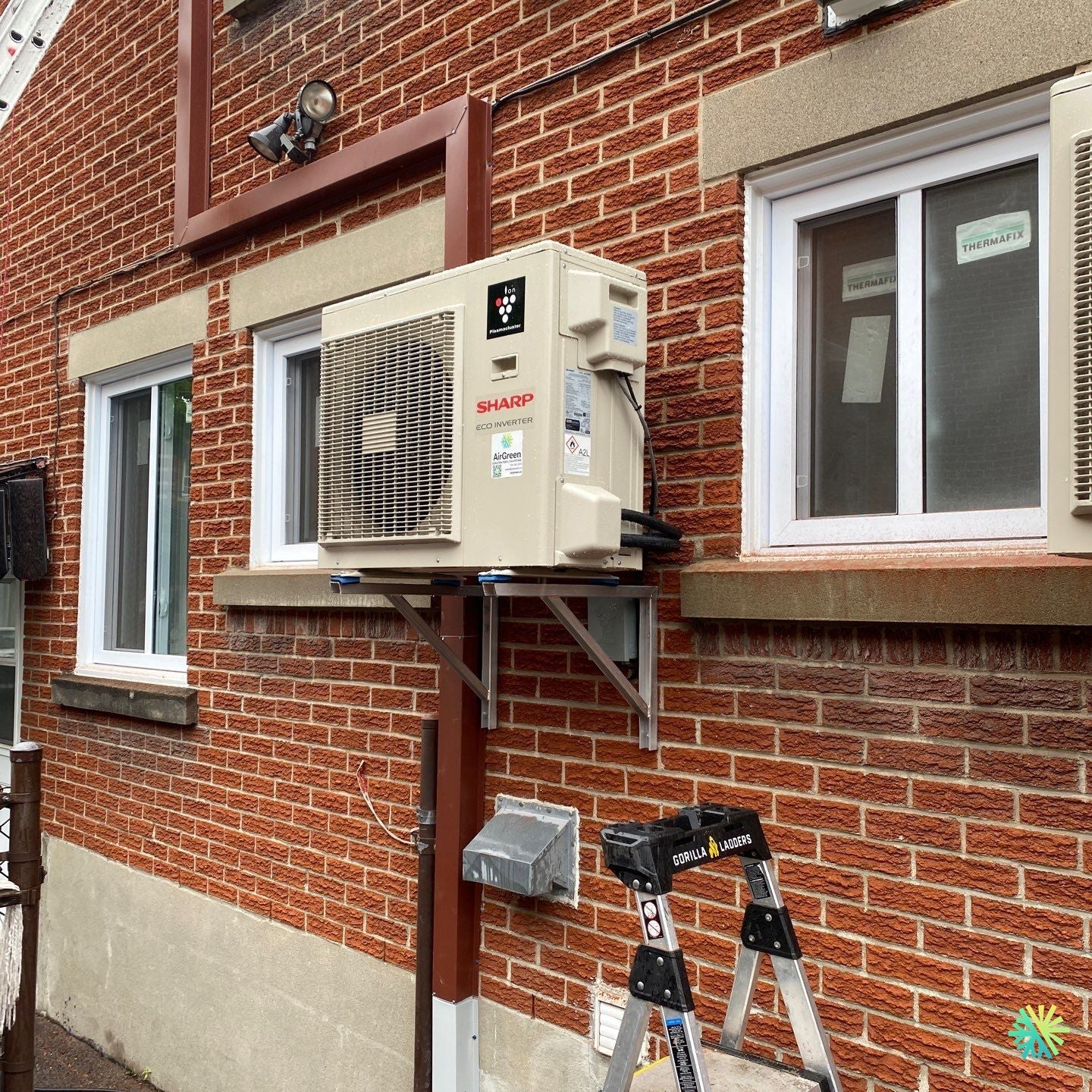 Installation d’une thermopompe murale Sharp ZU1 à Rosemont–La Petite-Patrie