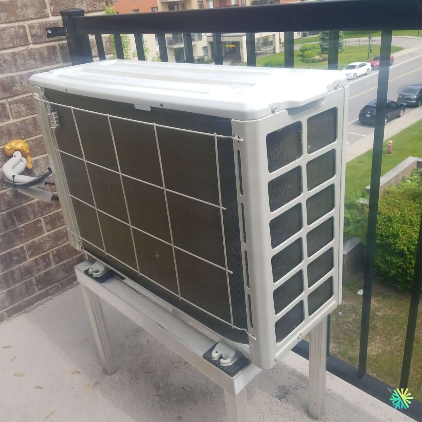 Réparation d’une thermopompe Midea à Saint-Laurent