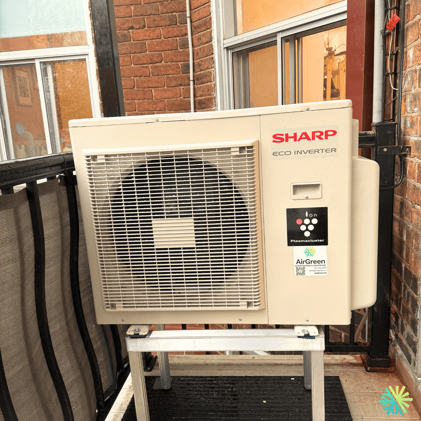 Installation d’une thermopompe murale Sharp sur le Plateau-Mont-Royal (Montréal)