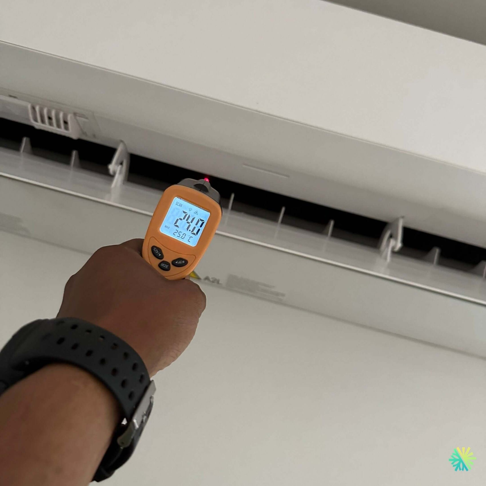 Réparation d’une thermopompe murale Gree à Côte-des-Neiges