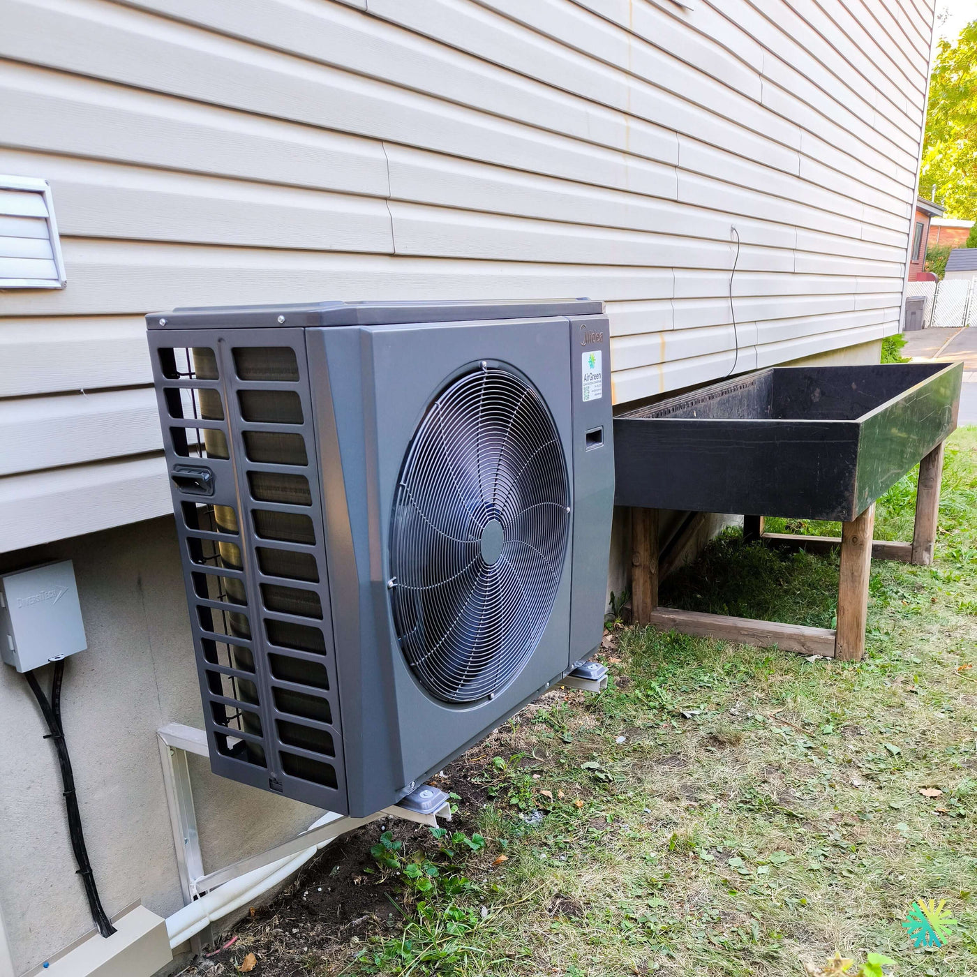 Installation d’une thermopompe centrale MIDEA EVOX G3 2.5 tonnes à Beaconsfield, West Island de Montréal