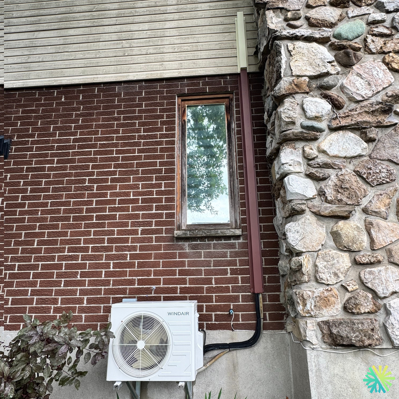 Réparation d’une thermopompe murale WindAir à Pointe-Claire (West Island)