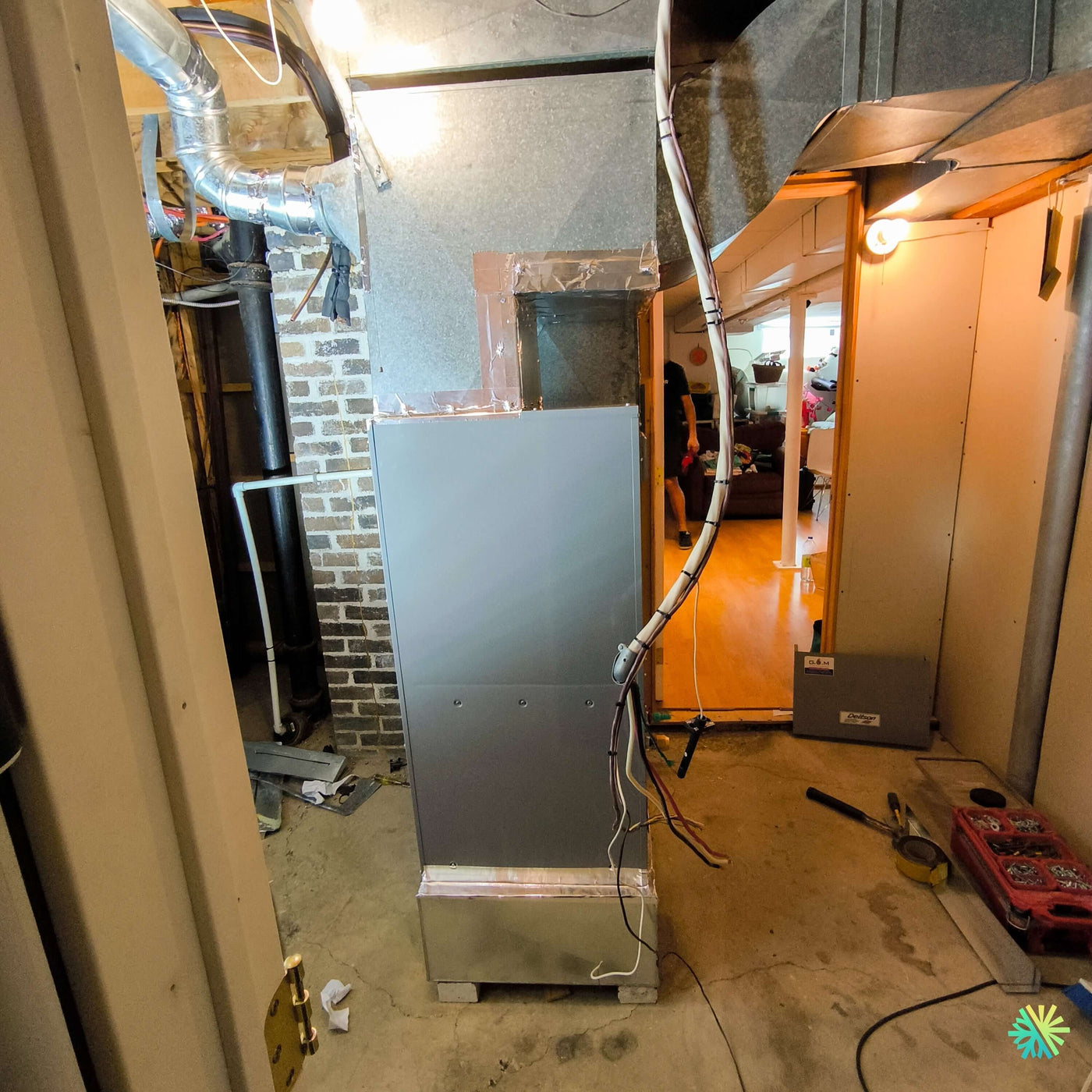 Installation d’une fournaise électrique Air Handler GREE FLEXX à Ville Mont-Royal – système central CVAC avec conduits existants