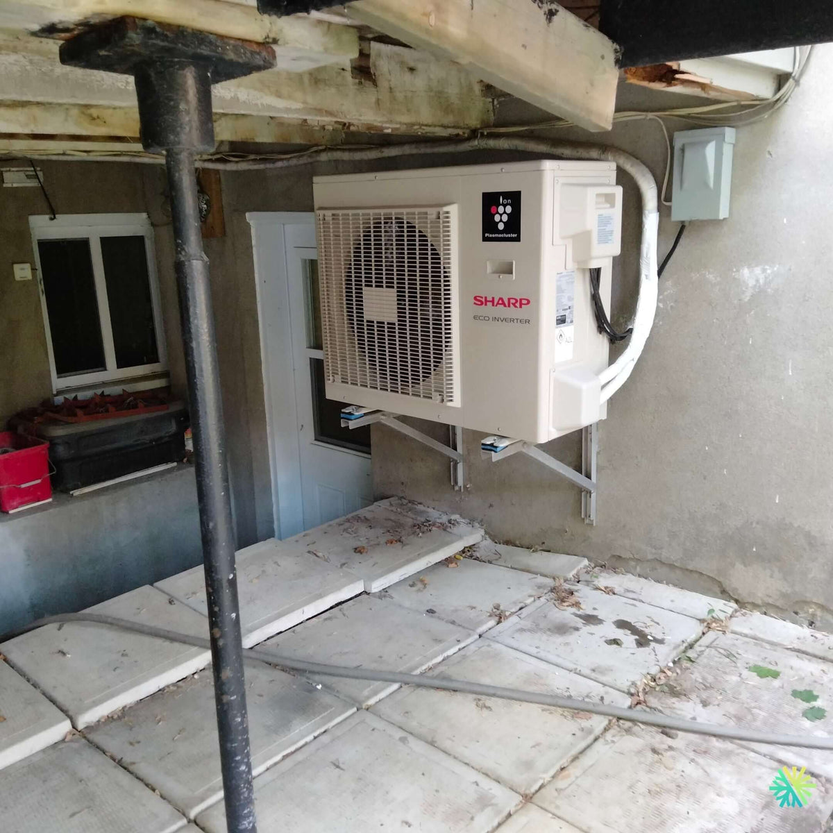Installation of a Sharp ZU series wall-mounted heat pump in Villeray–Saint-Michel–Parc-Extension