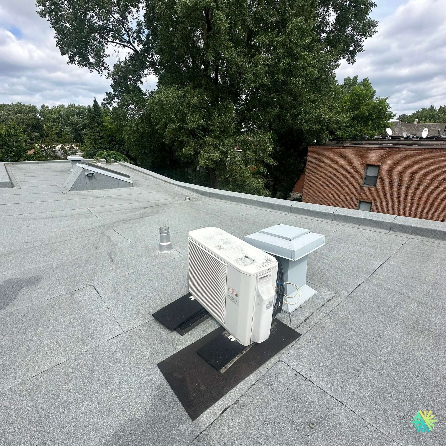 Nettoyage d’une thermopompe murale Fujitsu à Côte-des-Neiges