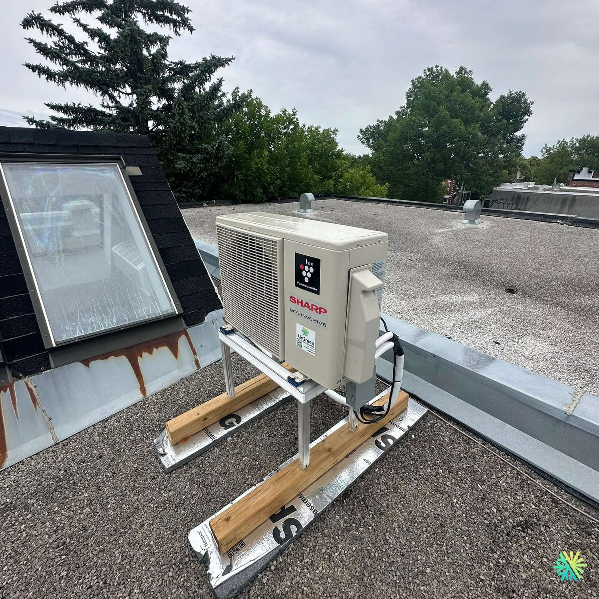 Installation d’une thermopompe murale Sharp ZU1 à Rosemont–La Petite-Patrie