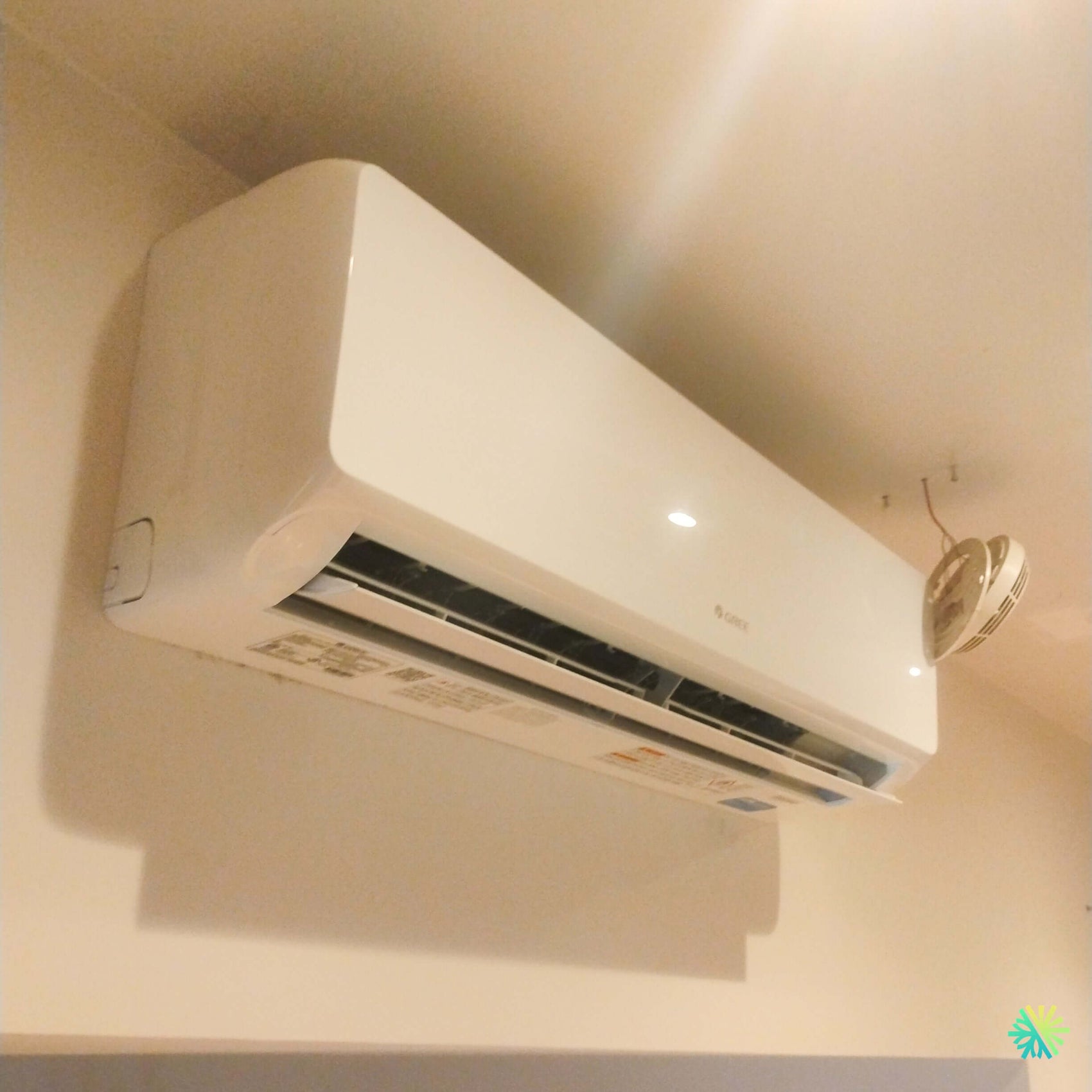 Installation d’une thermopompe murale GREE LIVO R32 Mini Split à Senneville : une solution CVAC discrète pour un confort précis dans une résidence de l’Ouest-de-l’Île