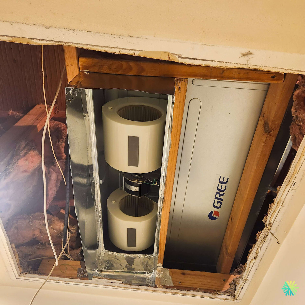 Installation d’un GREE All Match Slim Duct R32 Gainable à Îles-Laval : système CVAC intégré avec conduits discrets