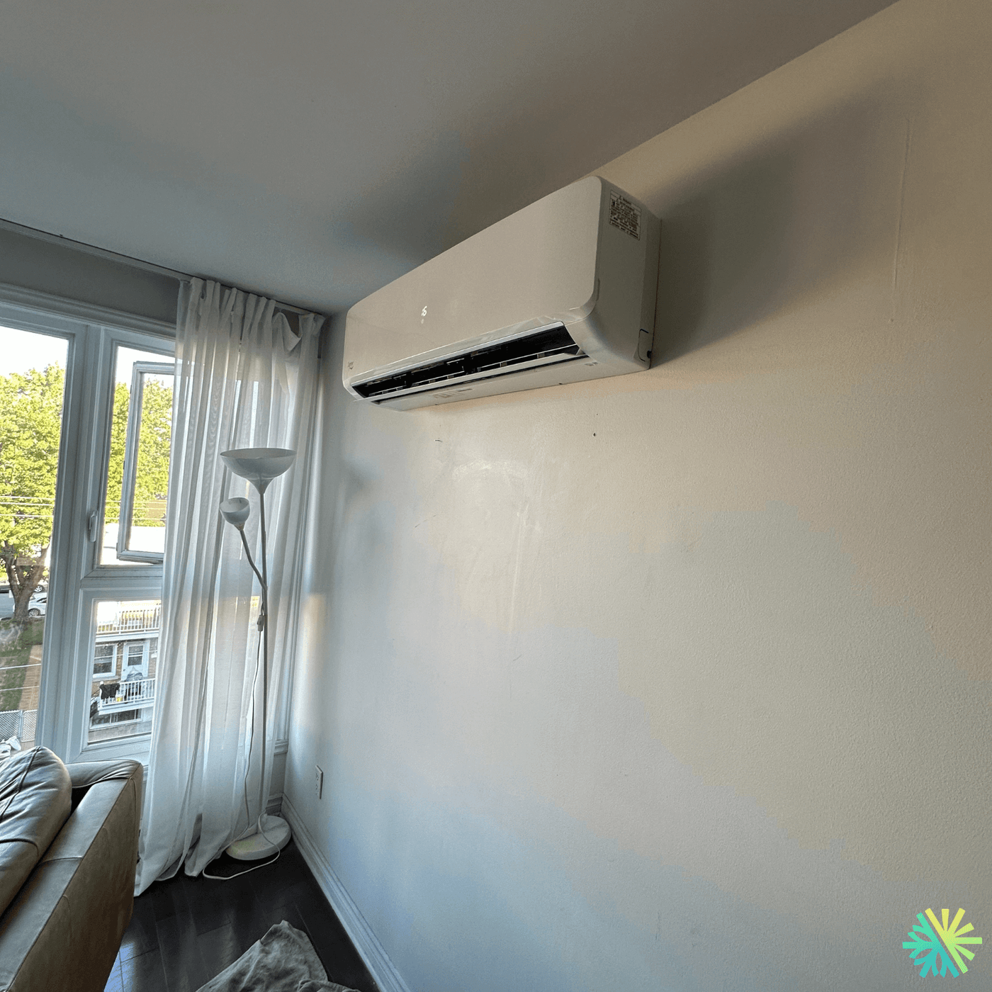 Installation d’une thermopompe murale Zephyr à Rosemont–La Petite-Patrie : confort moderne et intégration soignée