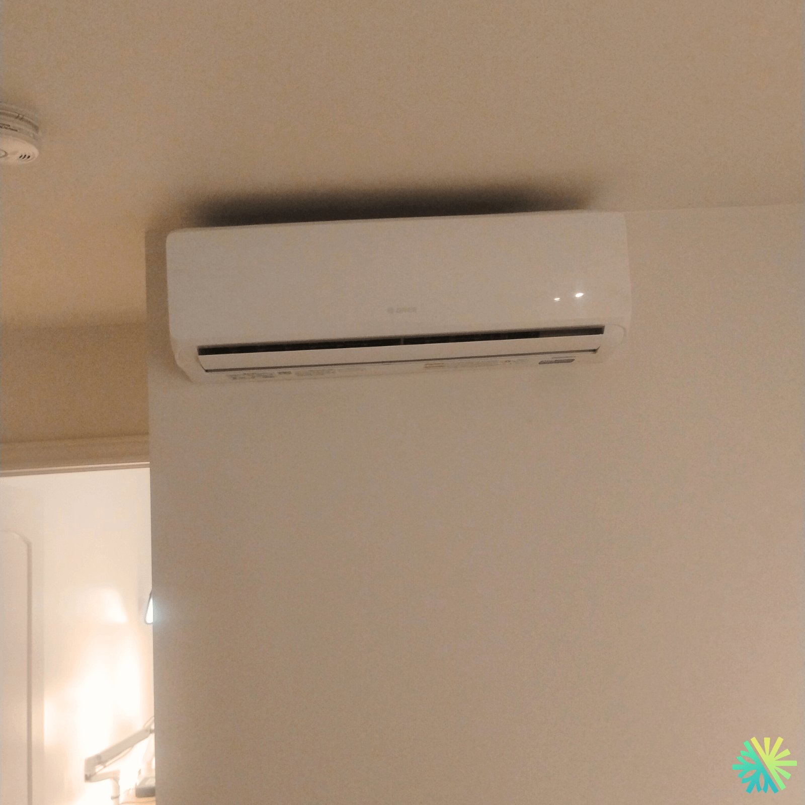 Installation d’une thermopompe Gree FreeMatch à Rosemont–La Petite-Patrie : confort précis, intégration soignée et solution multizone adaptée