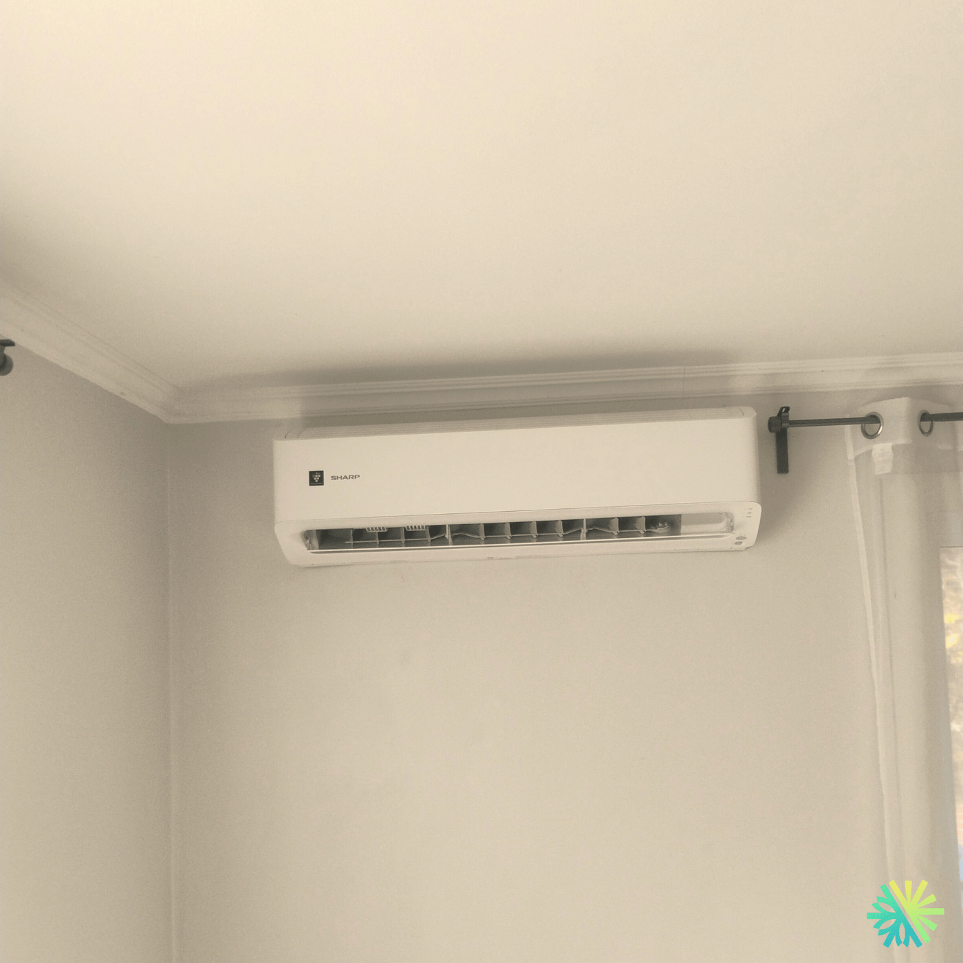 Installation d’une thermopompe murale Sharp à Ville-Marie (Montréal)