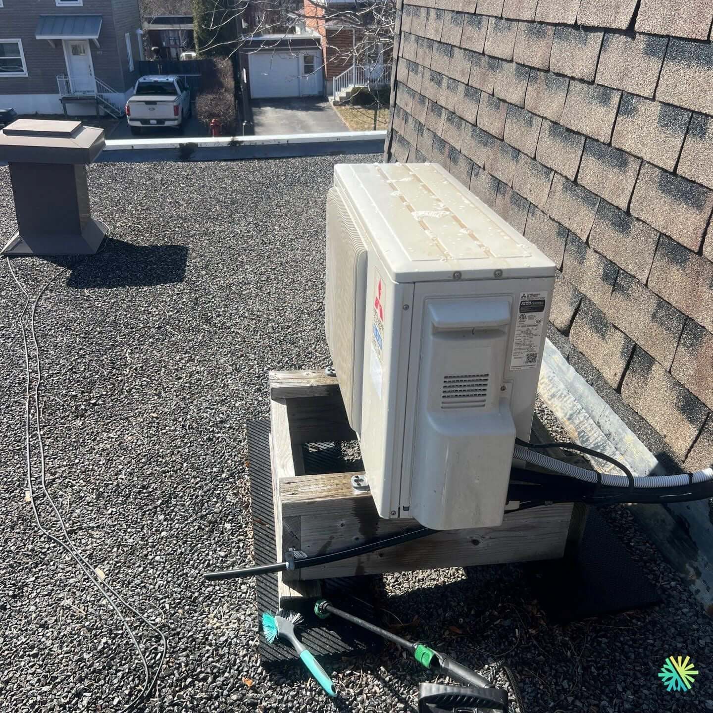 Réparation d’une thermopompe murale Mitsubishi à Sainte-Dorothée