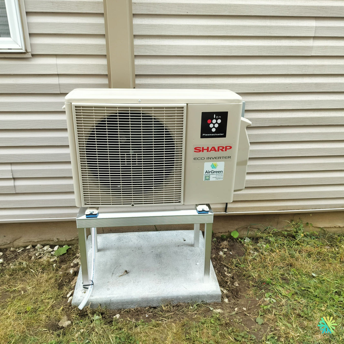 Installation d’une thermopompe murale Sharp Eco Inverter à Sainte-Rose, Laval