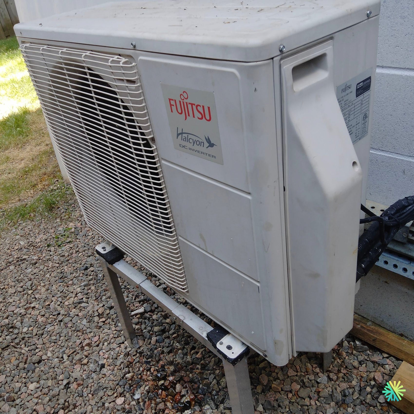 Nettoyage d’une thermopompe murale Fujitsu à Sainte-Anne-de-Bellevue