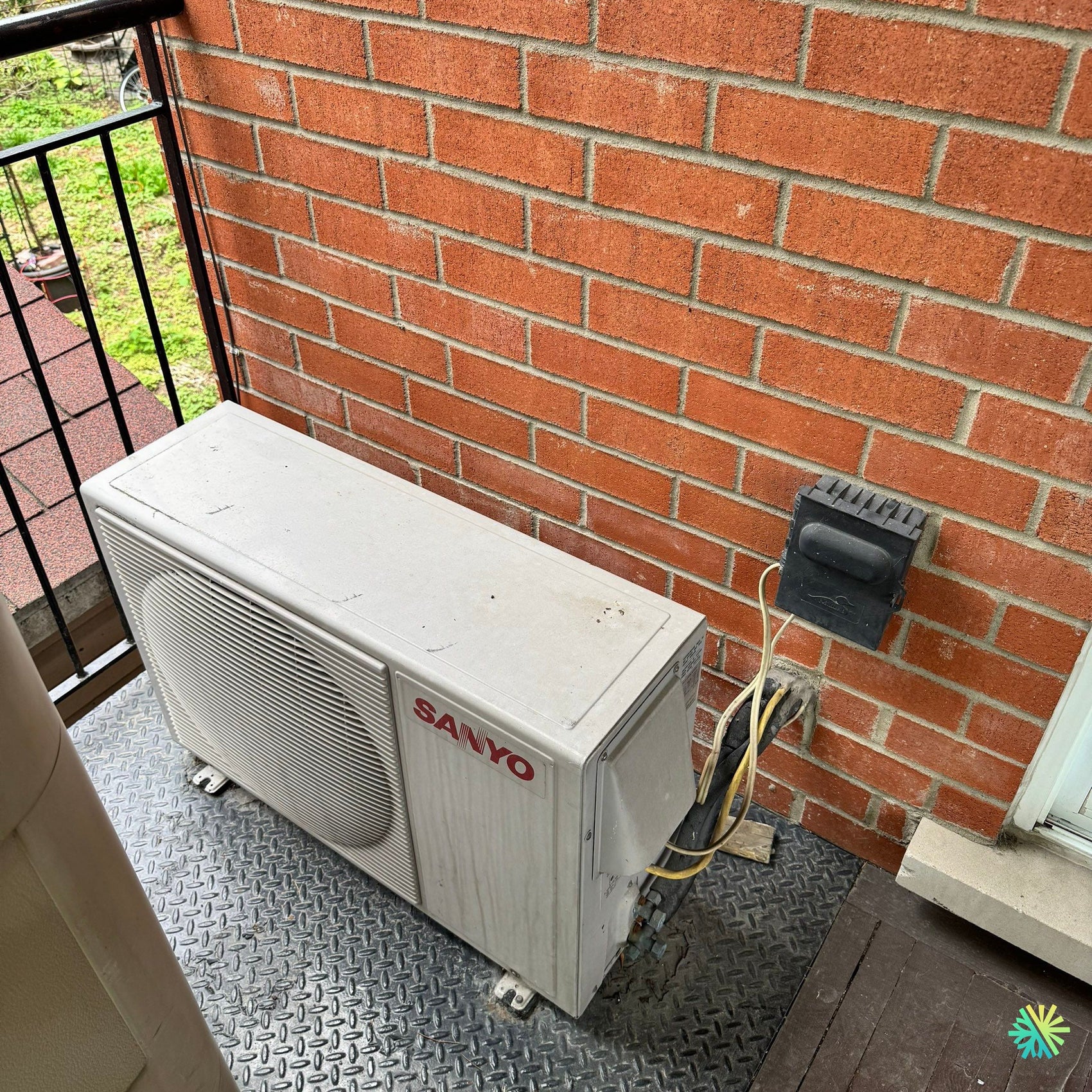 Nettoyage d’une thermopompe murale Sanyo à Sainte-Julie