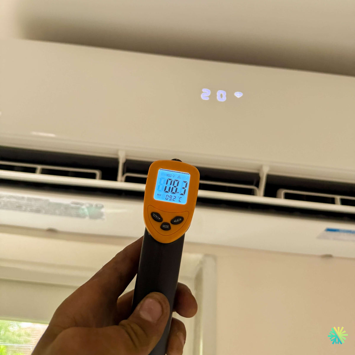 Installation d’une thermopompe murale MIDEA MIDEA35 à Saint-Rémi : mise en service et contrôle du refroidissement après installation