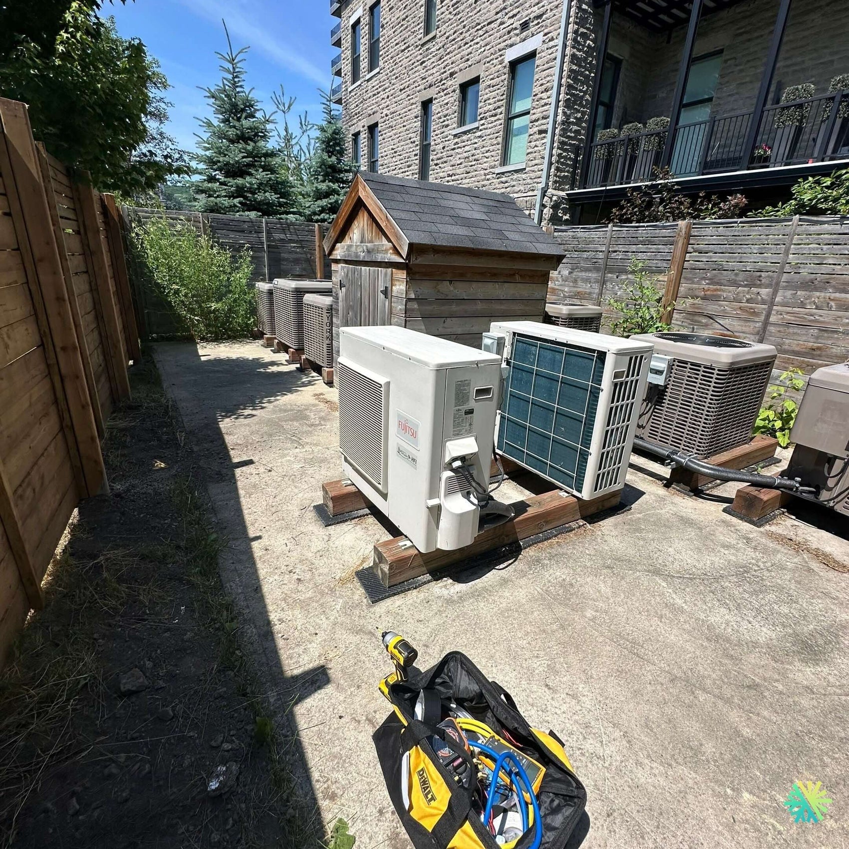 Réparation d’une thermopompe murale Fujitsu à Saint-Lambert