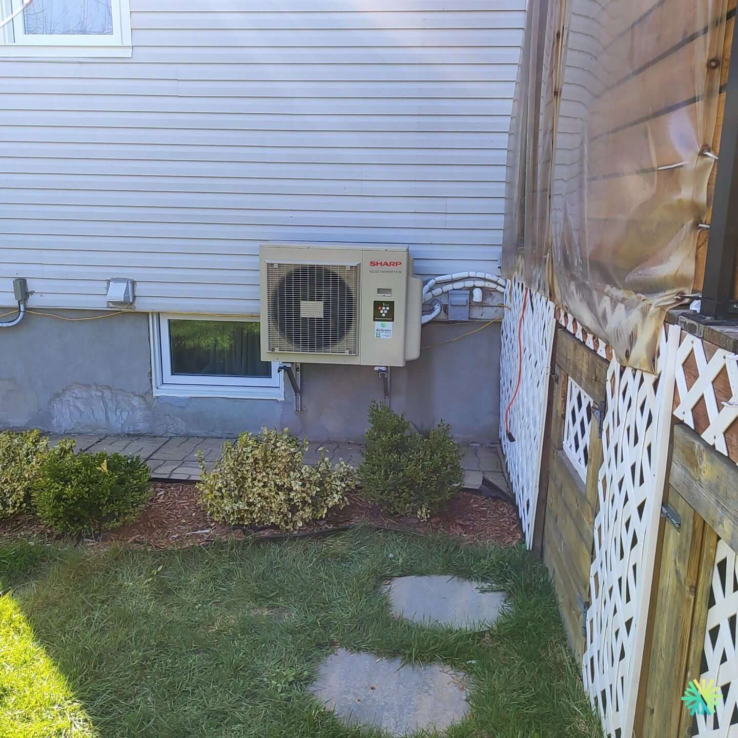 Installation d’une thermopompe murale Sharp ZU1 à Chomedey, Laval