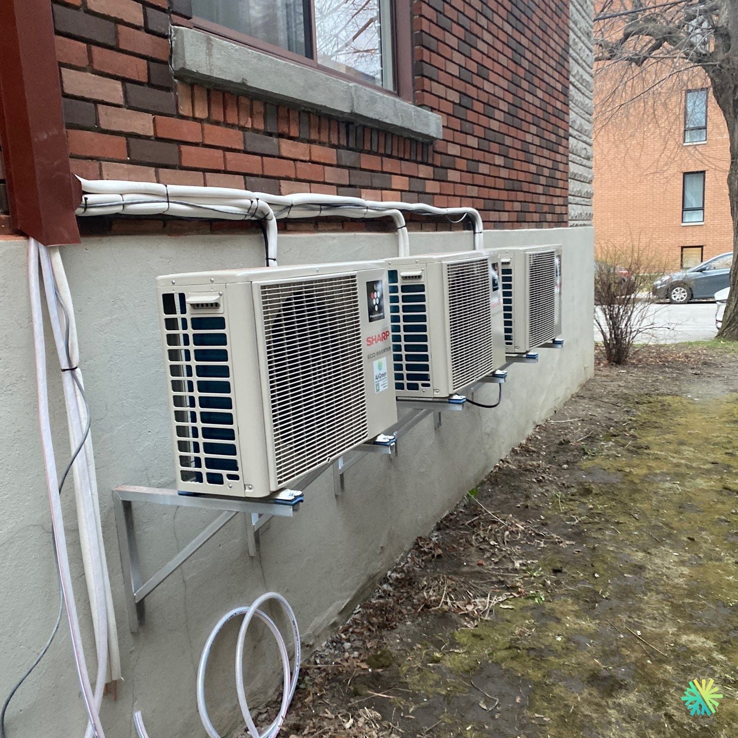 Installation de trois thermopompes murales Sharp ZU1 à Rosemont–La Petite-Patrie