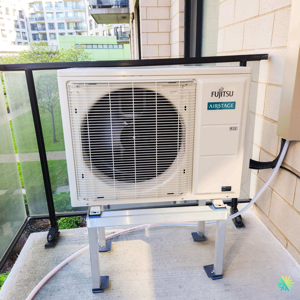 Installation d’une thermopompe murale FUJITSU AIRSTAGE ORION XLTH à Pierrefonds-Roxboro, Montréal