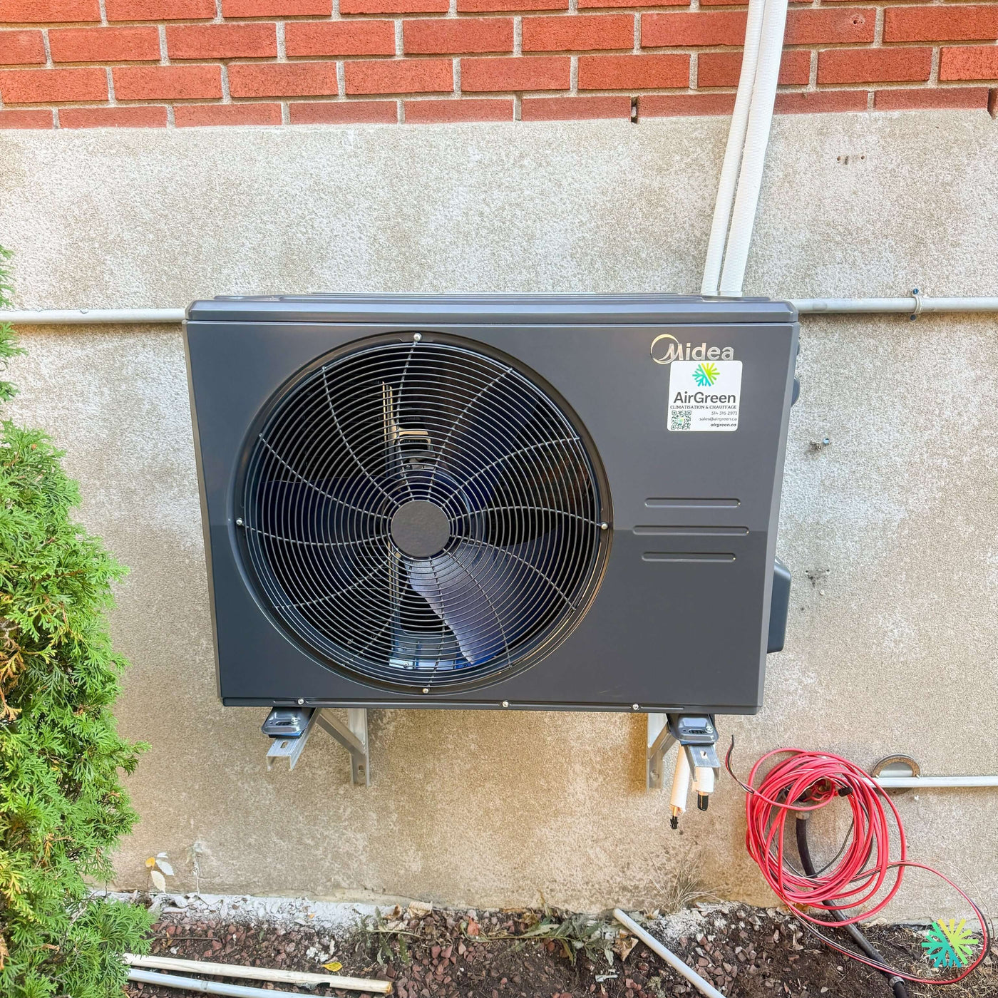 Installation d’une thermopompe centrale MIDEA EVOX G3 2 tonnes à Ville Saint-Laurent, Montréal