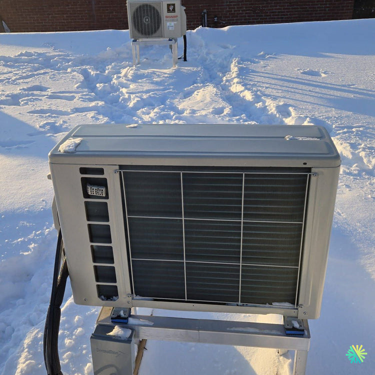 Installation d’une Sharp ZU1 thermopompe murale sur toit plat à Rosemont–La Petite-Patrie