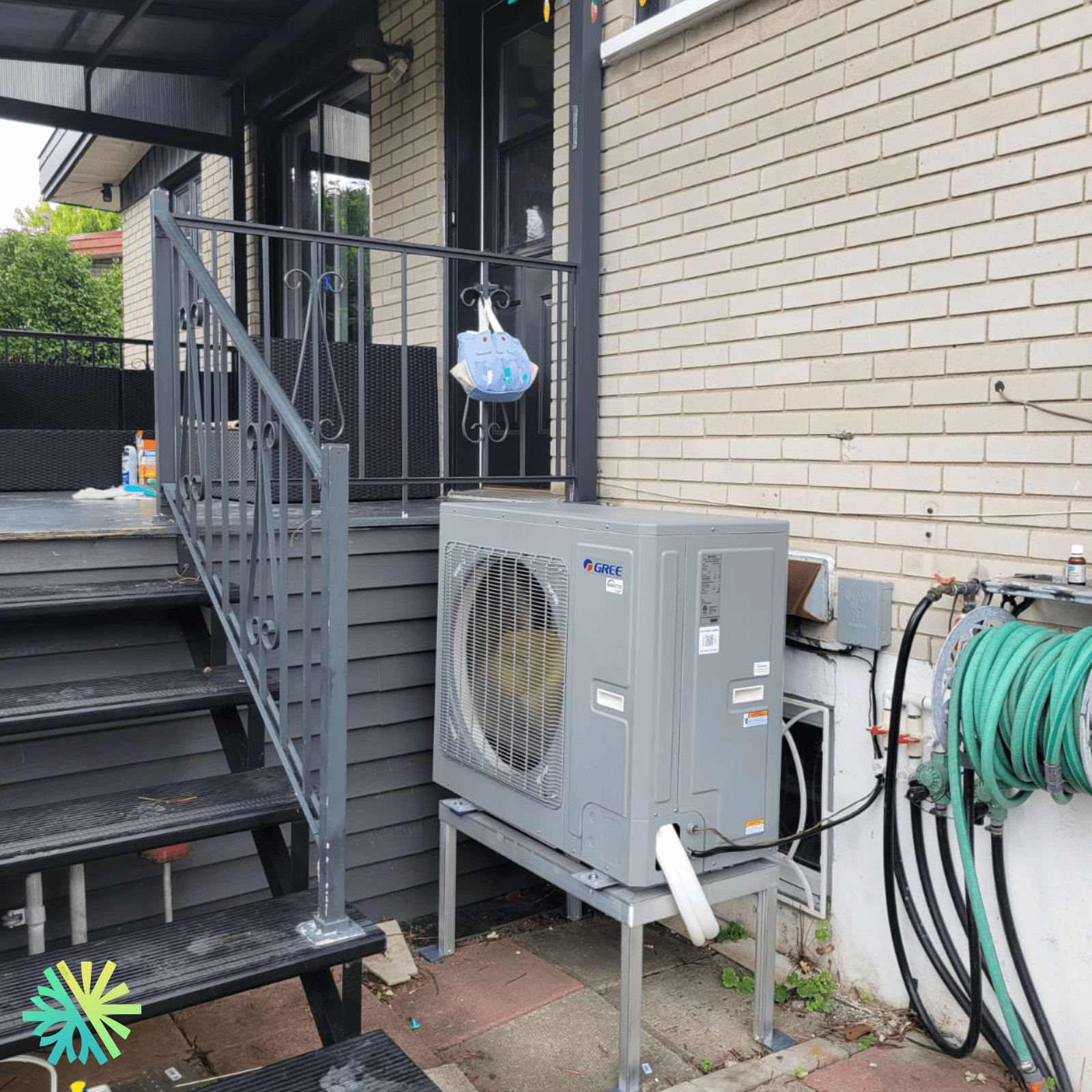 Installation d'une thermopompe centrale GREE FLEXX à Longueuil, Rive-Sud