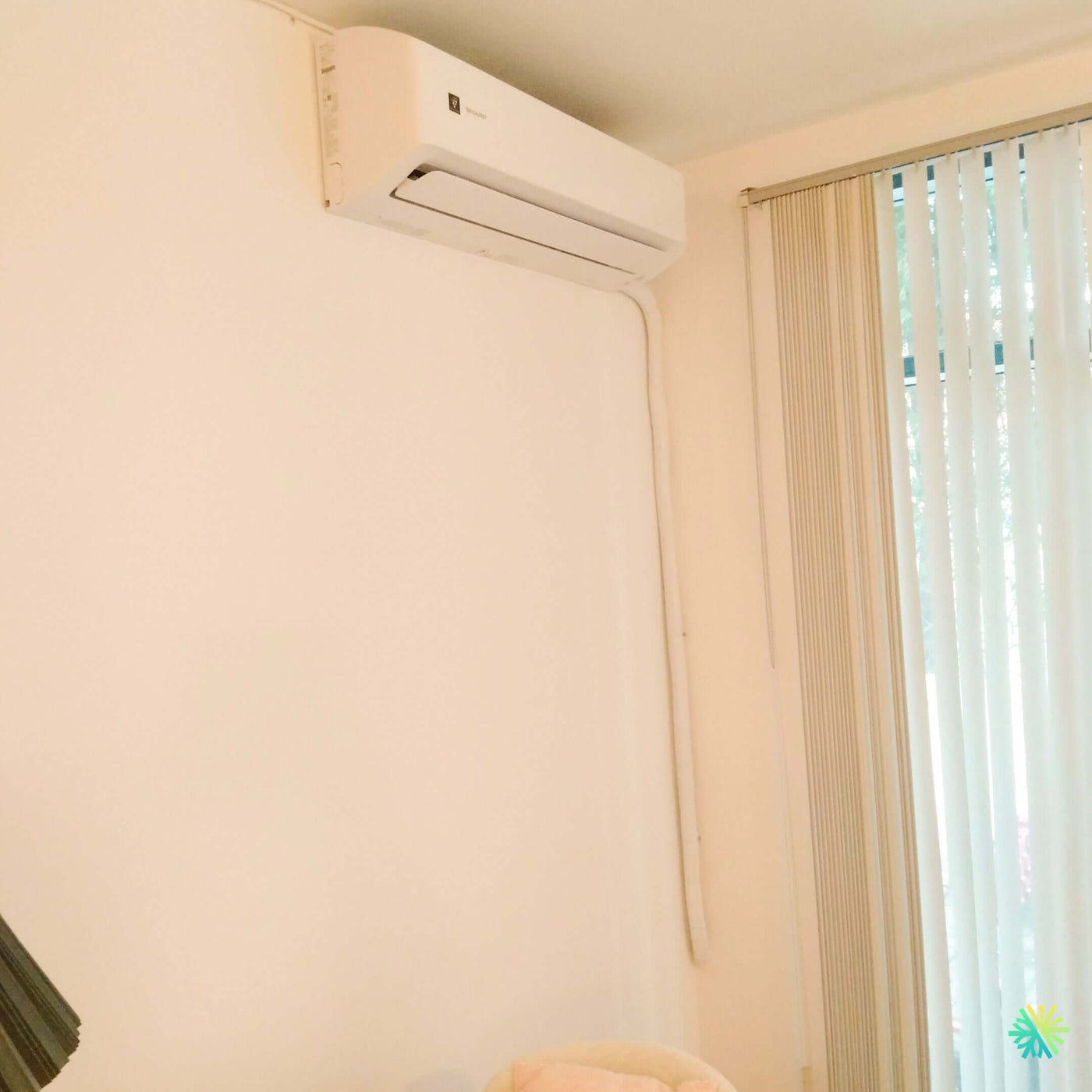 Installation d’une thermopompe murale SHARP ZU1 12000 BTU à Pierrefonds : confort, technologie et discrétion au service d’un condo résidentiel