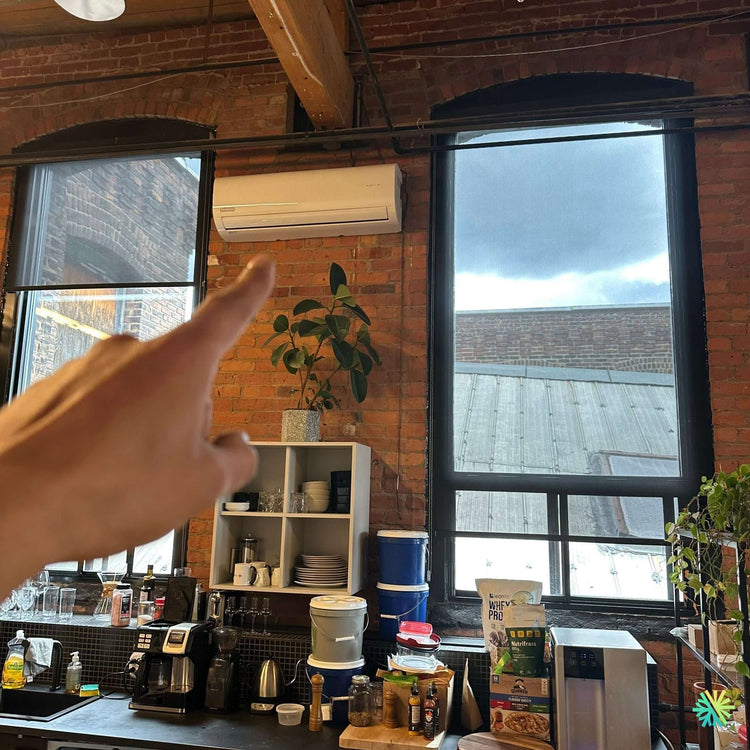 Réparation d’une thermopompe murale Gree au Vieux-Port de Montréal