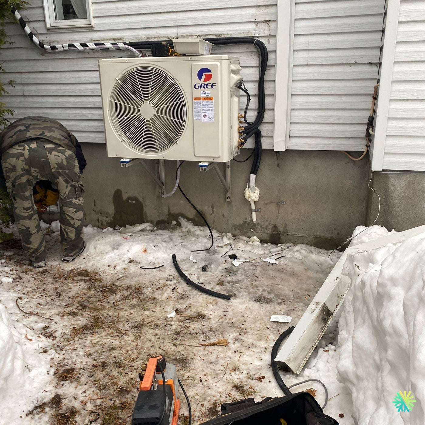 Installation d’une thermopompe murale Gree à Boisbriand
