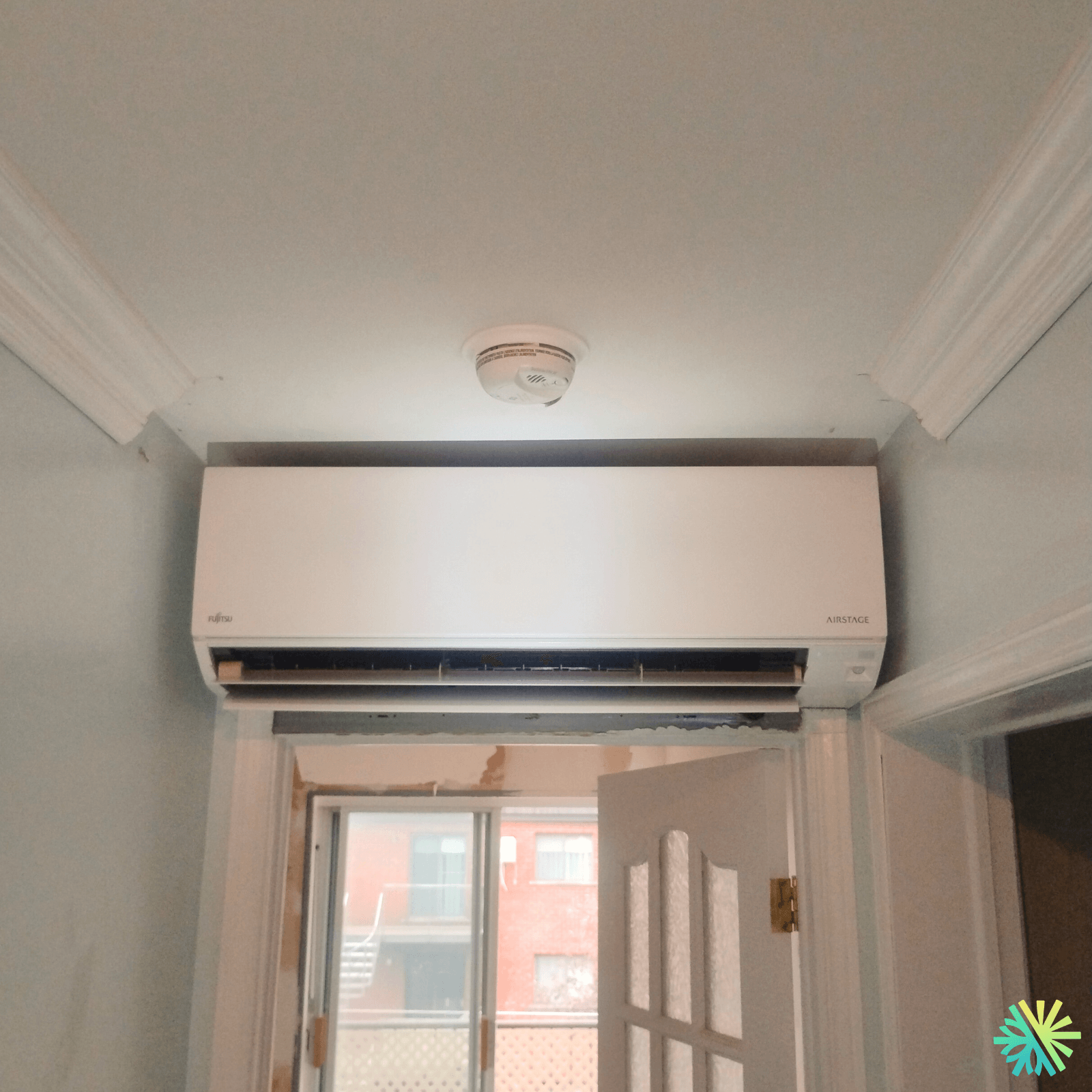 Installation d’une thermopompe murale Fujitsu au Plateau-Mont-Royal (Montréal)