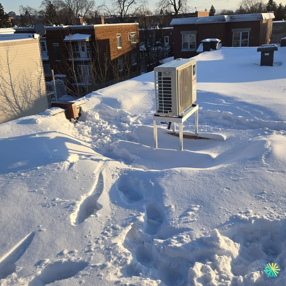 Installation d’une Sharp ZU1 thermopompe murale à Villeray–Saint-Michel–Parc-Extension