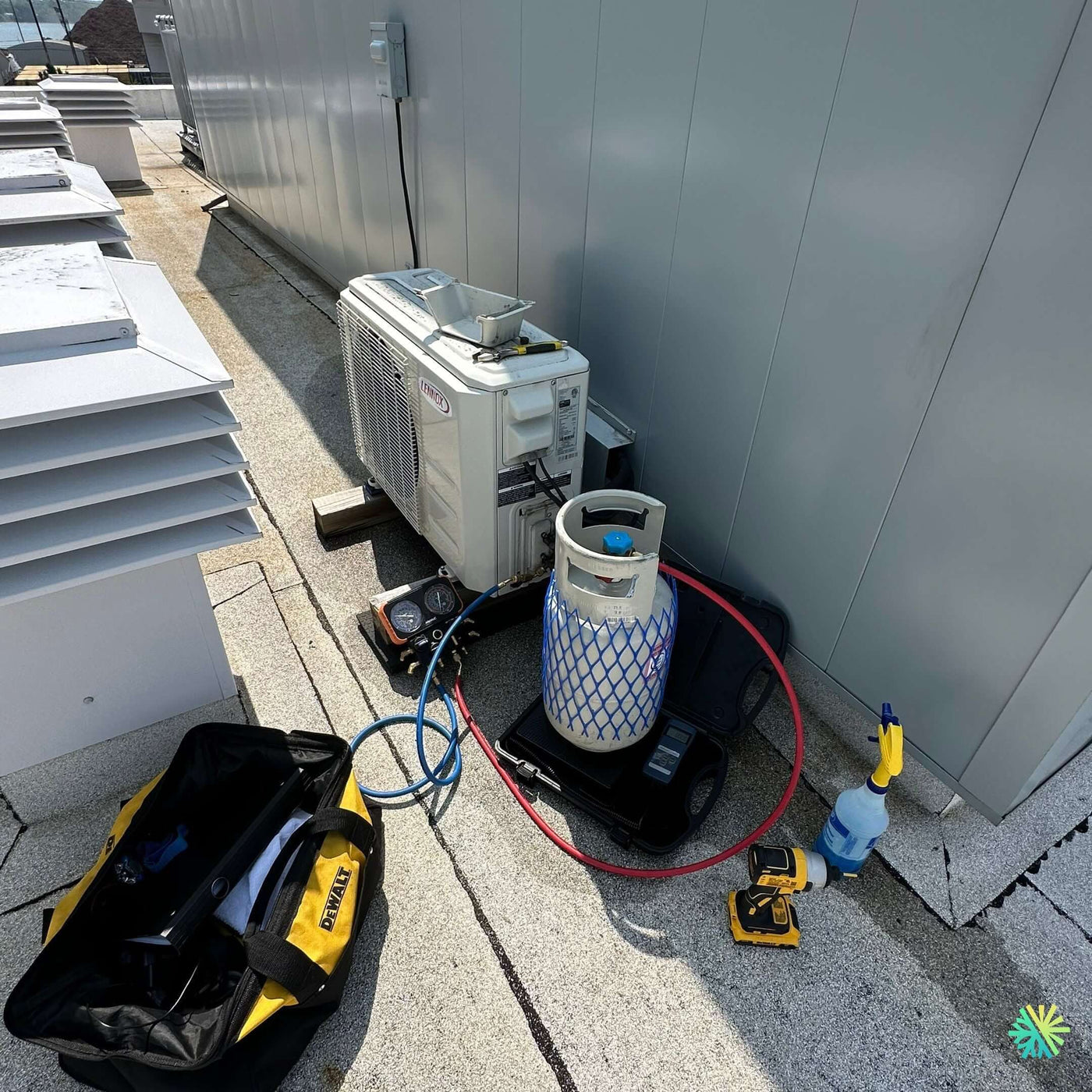 Réparation d’une thermopompe murale Lennox à Saint-Constant