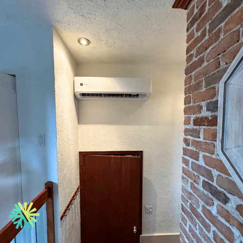 Installation d’une thermopompe murale Sharp ZU1 18 000 BTU à Oka