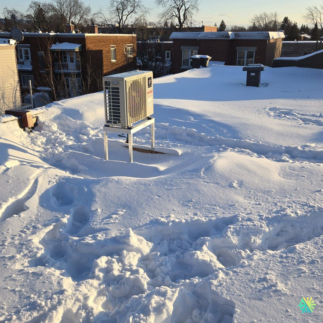Installation d’une Sharp (gamme ZU1) thermopompe murale à Rosemont–La Petite-Patrie