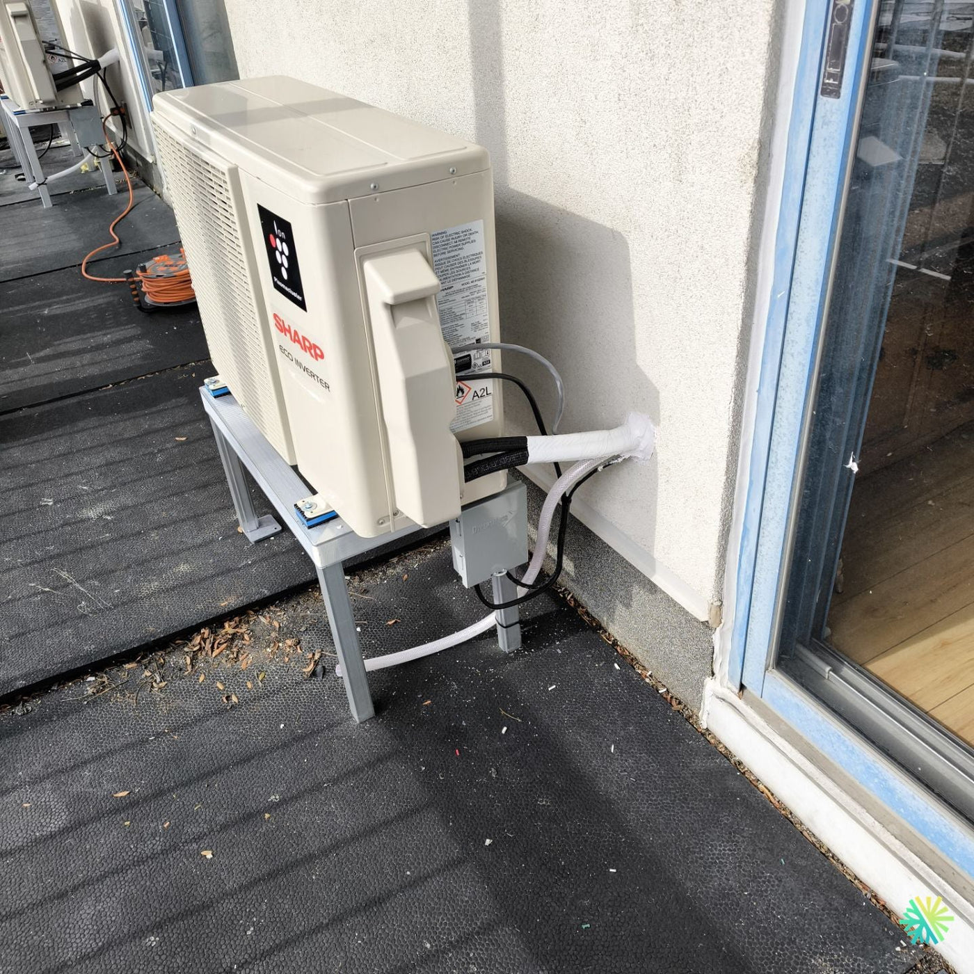 Installation d’une thermopompe murale Sharp ZHU1 à LaSalle