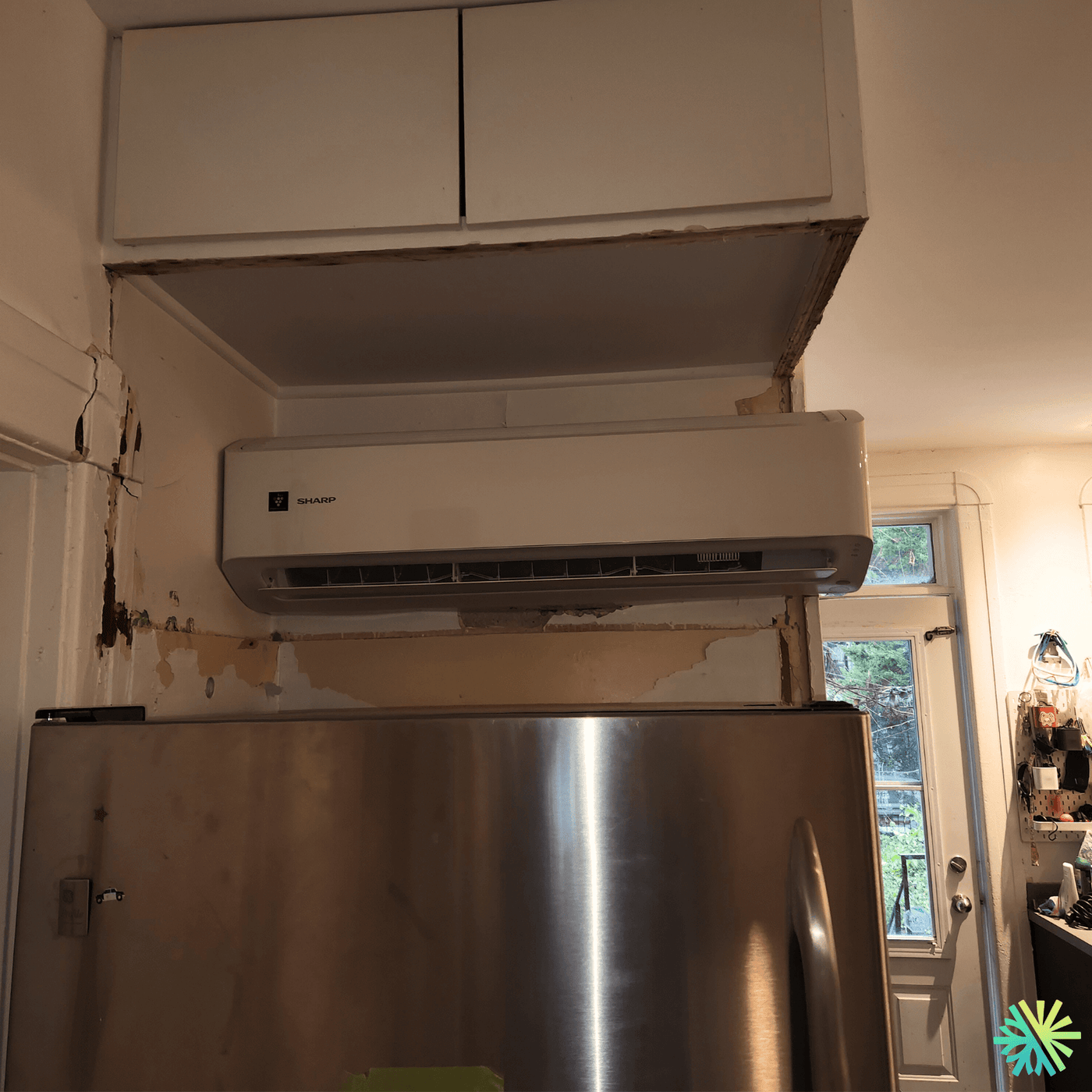 Installation d’une thermopompe murale Sharp ZU1 sur le Plateau-Mont-Royal (Montréal)