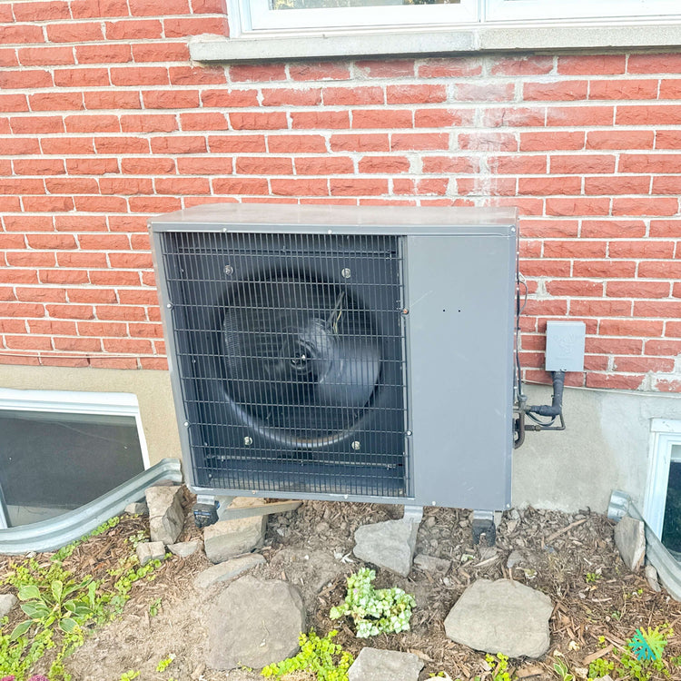 Réparation d’une thermopompe centrale à Lachine
