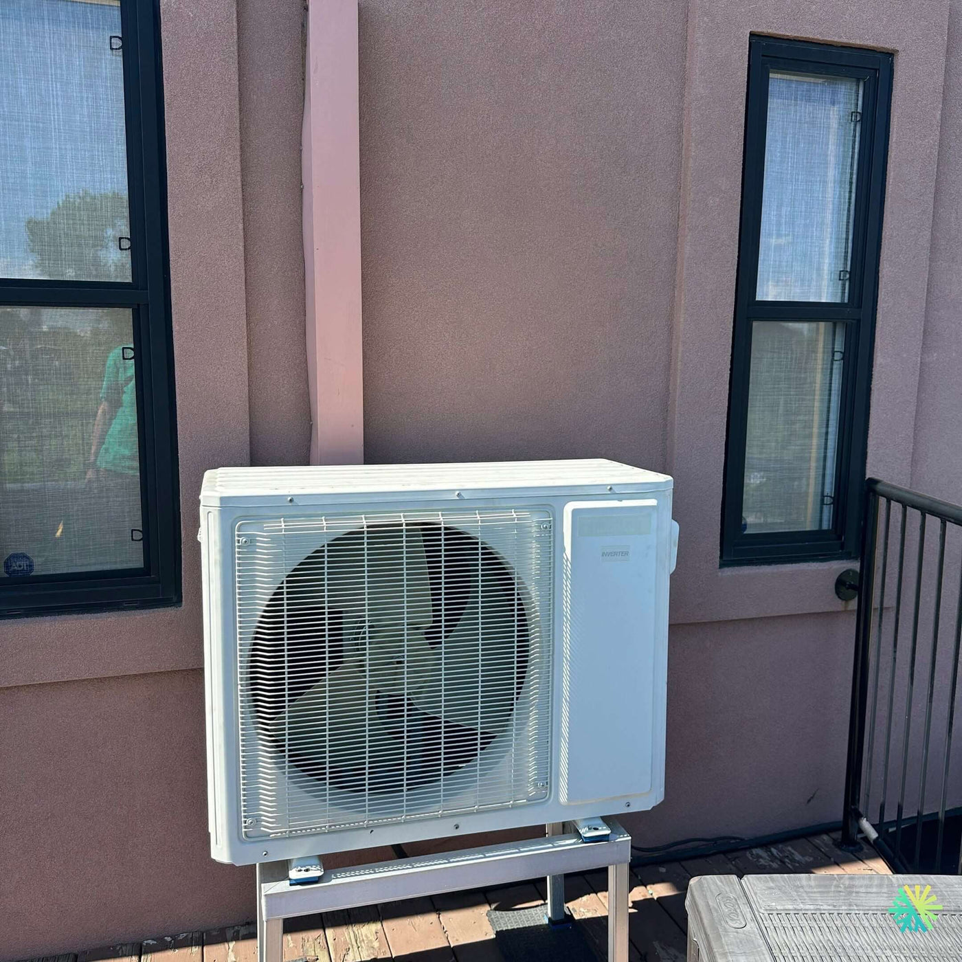 Réparation d’une thermopompe murale Midea à Beaconsfield