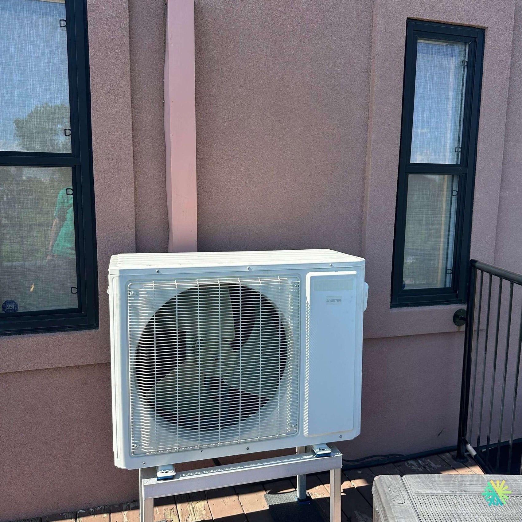Réparation d’une thermopompe murale Midea à Beaconsfield