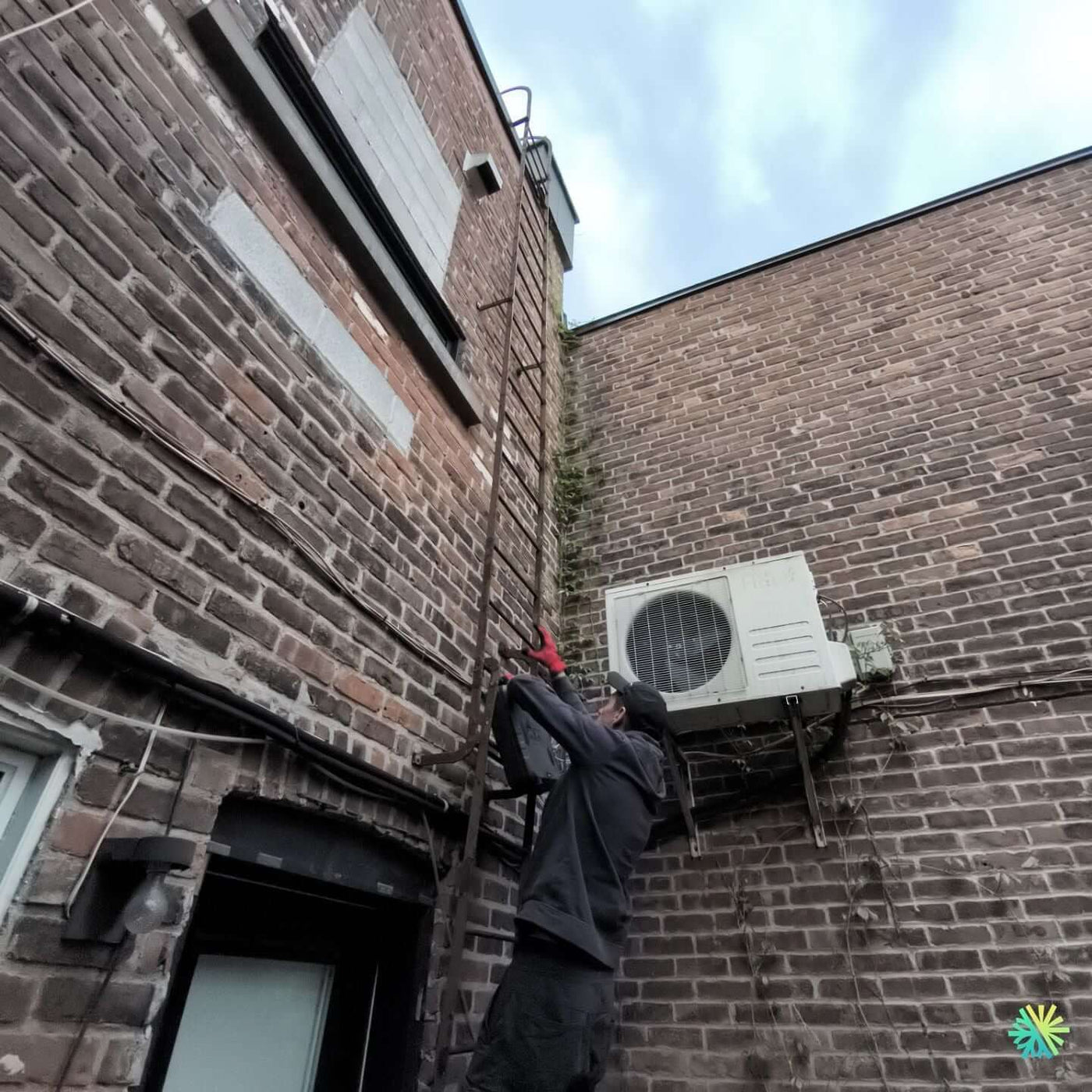 Réparation d’une thermopompe murale Gree à Rosemont–La Petite-Patrie
