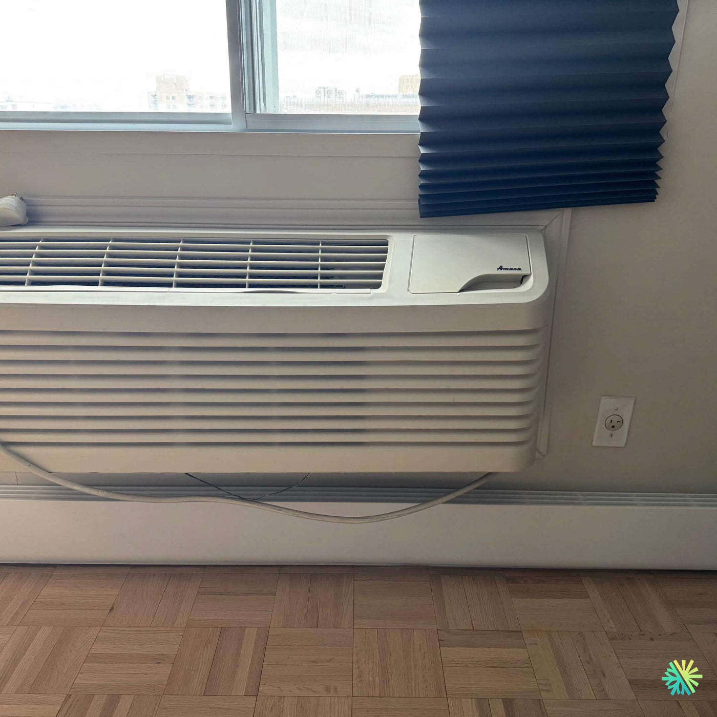 Installation d’une Amana PTAC (climatiseur et chauffage intégré) à Ville-Marie